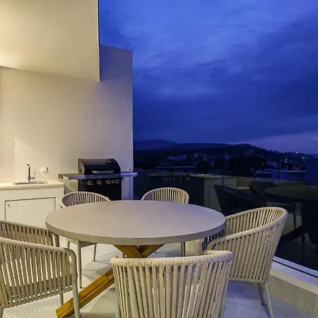 Villa Bella Casa - Newly Built Designer