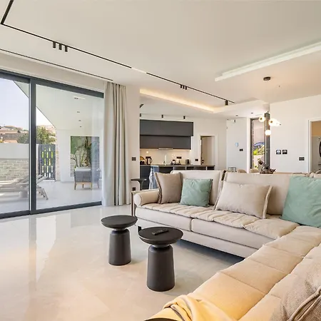 Bella Casa - Newly Built Designer Kalyves
