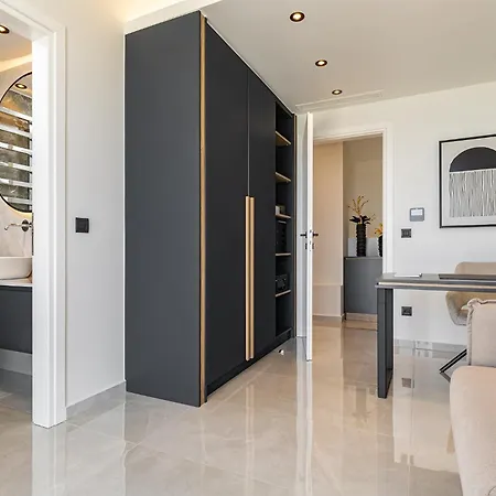 Bella Casa - Newly Built Designer Villa Kalyves