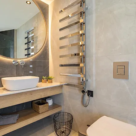 Bella Casa - Newly Built Designer